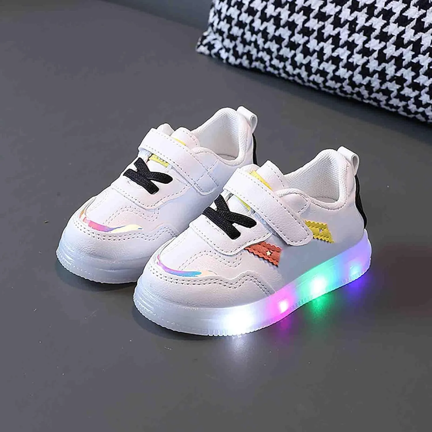 Toddler Baby Light Up Shoes Kids Casual Non Slip Walking Board Shoes Boys Girls LED Flashing Breathable Sneakers
