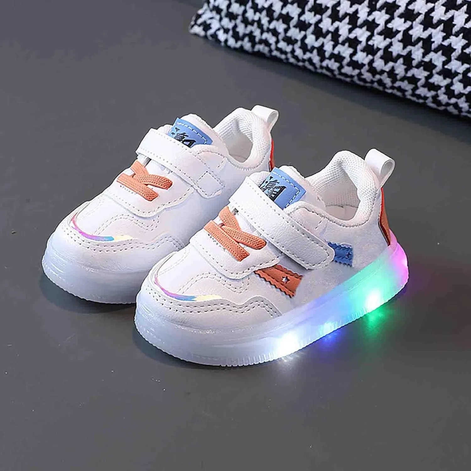 Toddler Baby Light Up Shoes Kids Casual Non Slip Walking Board Shoes Boys Girls LED Flashing Breathable Sneakers