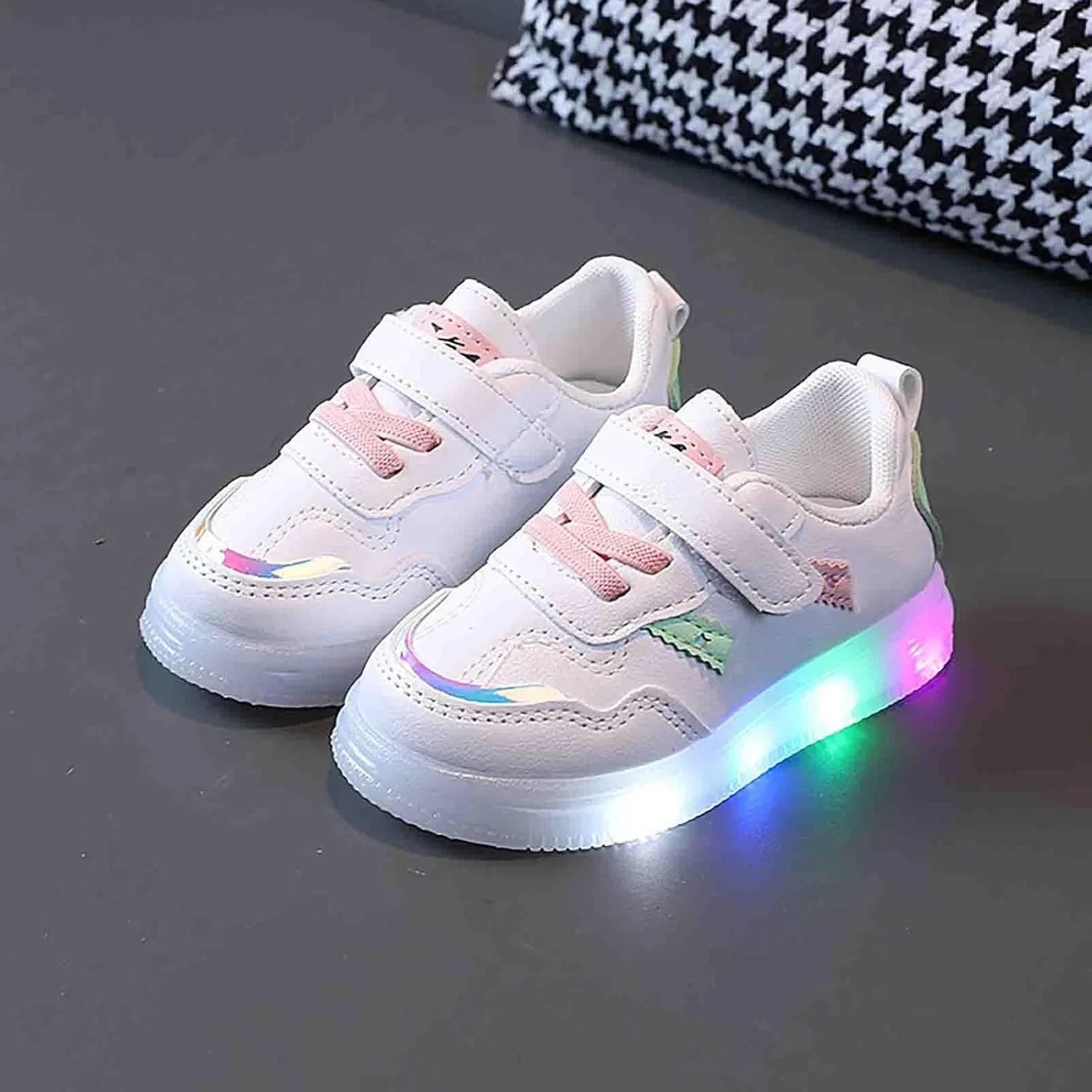 Toddler Baby Light Up Shoes Kids Casual Non Slip Walking Board Shoes Boys Girls LED Flashing Breathable Sneakers